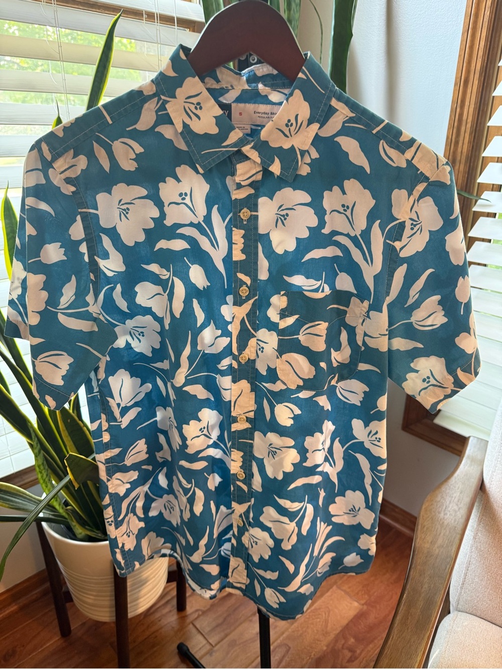 Old Navy Men's Teal Floral Short-Sleeve Button-Up Shirt